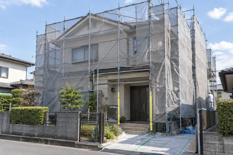足場と養生の準備