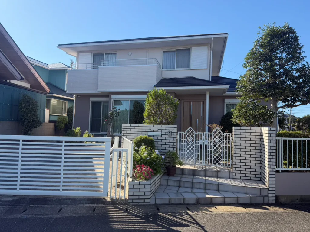 外壁塗装・屋根カバー工法完工写真