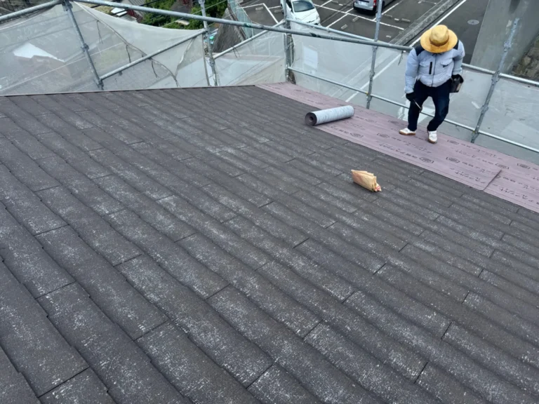 屋根：防水シート敷設