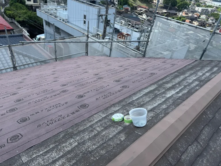 屋根：防水シート敷設